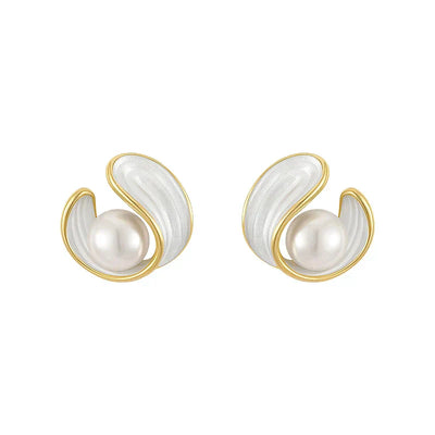 LUXE WITTE OPALEN GOUDEN OORBELLETS
